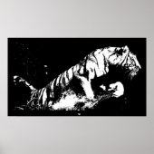 Tiger Attacking Poster Print - Tiger Black & White (Voorkant)