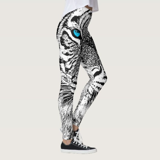 Tiger Blue Eyes Decor on Leggings (Rechts)