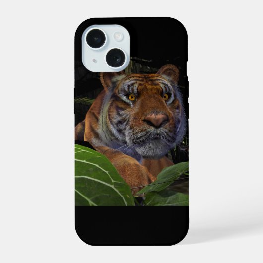 Tiger Crouching in het Oerwoud iPhone 15 Case (Achterkant)
