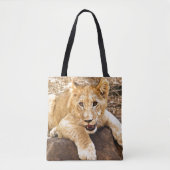 Tiger Cub neemt ademruimte op een rots Tote Bag (Voorkant)