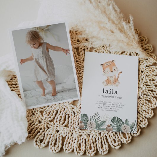 Tiger Greenery Floral Photo Birthday Invitation Kaart