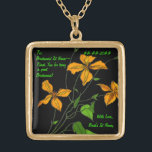 Tiger Lilies (gepersonaliseerd bruidsmeisje Kettin Goud Vergulden Ketting<br><div class="desc">Dit gouden afgewerkte vierkante ketting is een mooi cadeau voor je bruidsmeisjes dat ze voor altijd zullen koesteren. In het midden staat Leslie Sigal Javorek's originele digitale schilderij van een spray van tijgerlelies gecompenseerd door een zwarte achtergrond. tekstvelden voor de naam van elke bruidsmeisje en meer (zoom voorvertoning om te...</div>