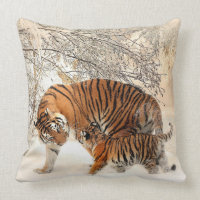 Tiger mama en baby kussen