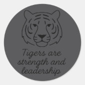 Tiger Spirit: kracht en leiderschap Ronde Sticker (Voorkant)