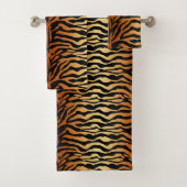 Tiger Stripes Animal Print, Amber, Black en Tan Bad Handdoek (Insitu)