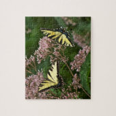 Tiger Swallowtail Butterflies over Joe Pye Weed Legpuzzel (Verticaal)