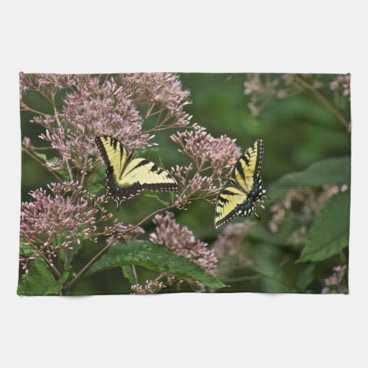 Tiger Swallowtail Butterflies over Joe Pye Weed Theedoek (Horizontaal)