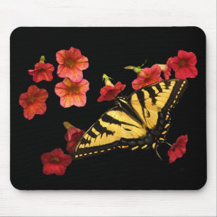 Tiger Swallowtail Butterfly op Red Flowers Muismat