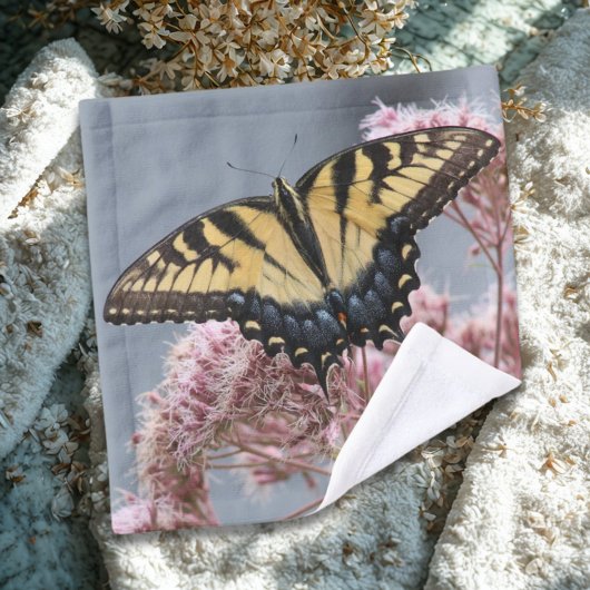 Tiger Swallowtail Butterfly op Roze Wilde bloem Washandje