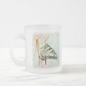 Tiger Swallowtail Butterfly op Turks Pet Lily Matglas Koffiemok (Links)