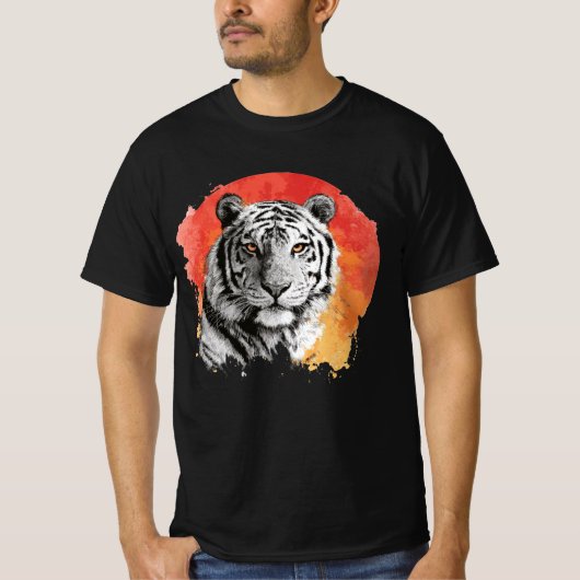 Tiger symbol of courage.  T-Shirt (Voorkant)