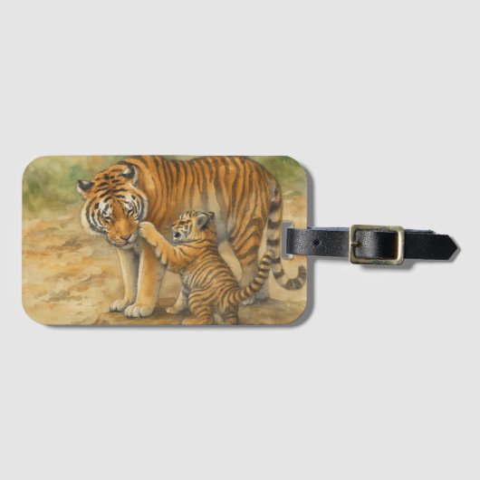 Tiger Tenderness - ouder en welp in het bos Bagagelabel (Voorkant (horizontaal))