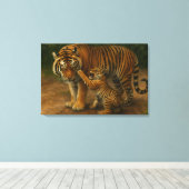 Tiger Tenderness - ouder en welp in het bos Canvas Afdruk (Insitu (Houten vloer))