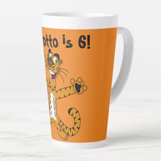 Tigrotto is 6-jarige jongen latte mok (Rechterhoek)