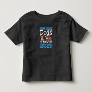 Tijd besteed aan honden wordt nooit verspild kinder shirts