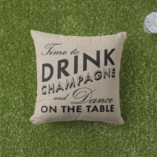Tijd om Champagne en Dance Outdoor Pillow te Drink Buitenkussen (Gras)
