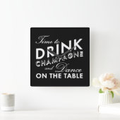 Tijd om Champagne Wall Clock in Black te Drinken Vierkante Klok (Huis)