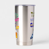 Tijd om dat glas weer op te pakken geïsoleerde drinkbeker (Links)