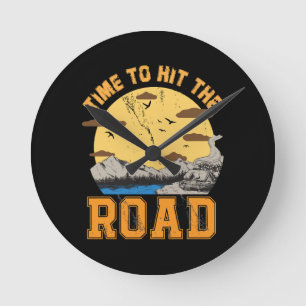 Tijd om de weg op te gaan ronde klok