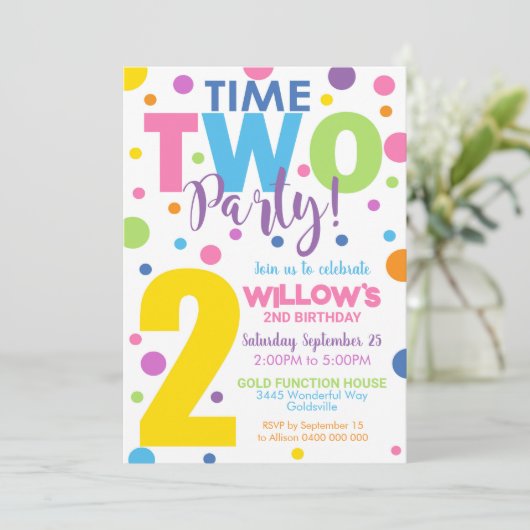 Tijd Twee Partij Verjaardag Uitnodiging 2e Verjaar (Staand voorkant)