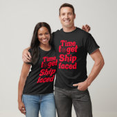 Tijd voor een schamele zeilboot t-shirt (Unisex)