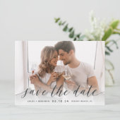 Tijdige kalligrafie | Horizontale foto Save The Date (Staand voorkant)