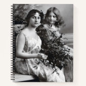 Tijdloos portret van moeder en dochter notitieboek (Voorkant)