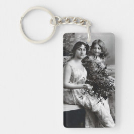 Tijdloos portret van moeder en dochter sleutelhanger