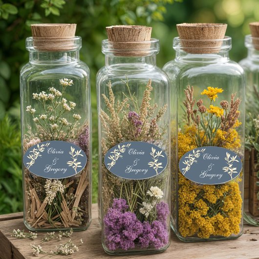 Tijdloze bloemensymfonie in blauw ovale sticker