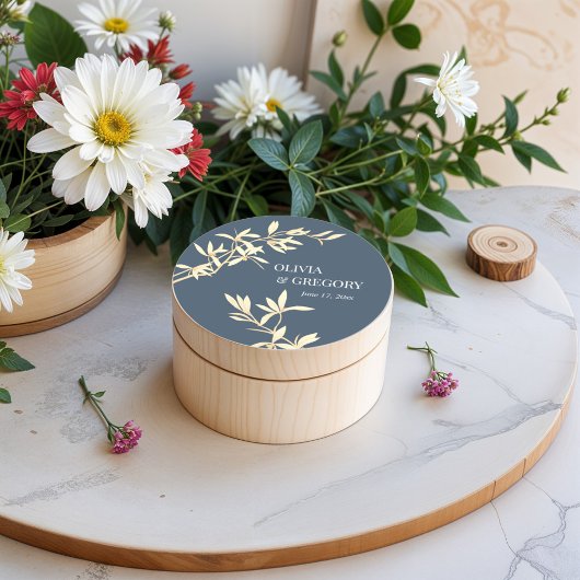 Tijdloze bloemensymfonie in blauw ronde sticker