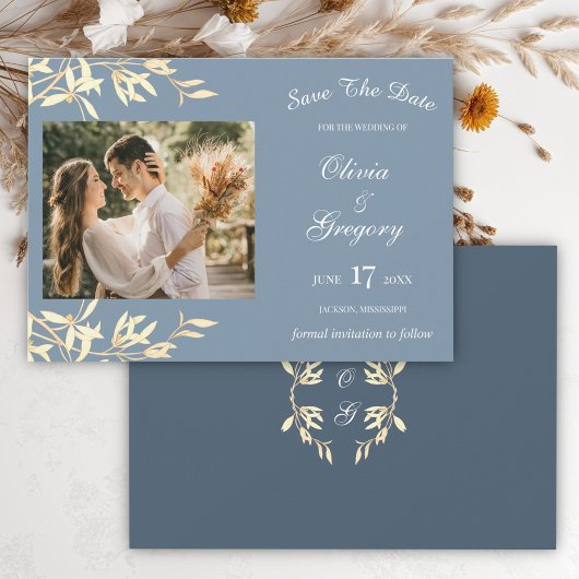 Tijdloze bloemensymfonie in blauw save the date