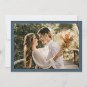 Tijdloze bloemensymfonie in blauw Verloving Kaart (Achterkant)