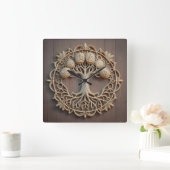 Tijdloze bomen: een houtsnijwerk vierkante klok (Huis)