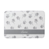 Tijdloze Botanische Bloei Zachte Grijze Monogram Badmat (Voorkant)
