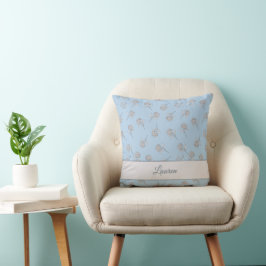 Tijdloze botanische bloem zachte blauwe monogram kussen