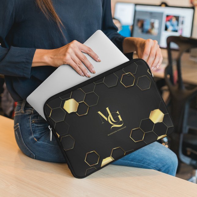 tijdloze luxe | Minimale monogram laptophoes Laptop Sleeve (Creator heeft geüpload)