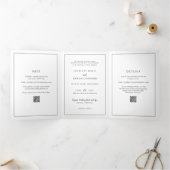Tijdloze zwart-wit QR-code Elegante bruiloft Drieluik Uitnodiging (Binnen)