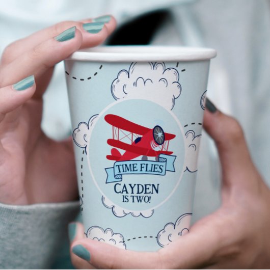 Tijdvliegdag vliegend vliegtuig papieren bekers