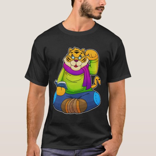 Tijger als Nerd met boek T-shirt (Voorkant)