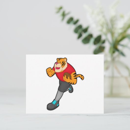 Tijger als voetballer met voetbal briefkaart (Staand voorkant)