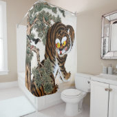 Tijger en Ekster Minhwa onder dennenboom Douchegordijn (In situ)