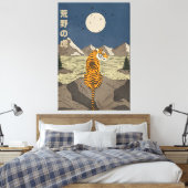 Tijger in het wild canvas afdruk (Insitu (Slaapkamer))
