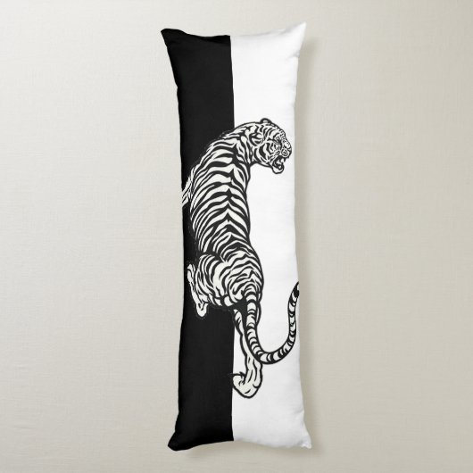 Tijger op zwart en wit  lichaamskussen (Achterkant (Verticaal))