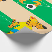 Tijger speelt voetbal cadeaupapier