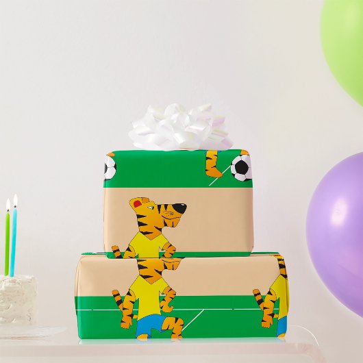 Tijger speelt voetbal cadeaupapier