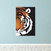 Tijger, wilde kat op zwart canvas afdruk (Insitu (Houten vloer))