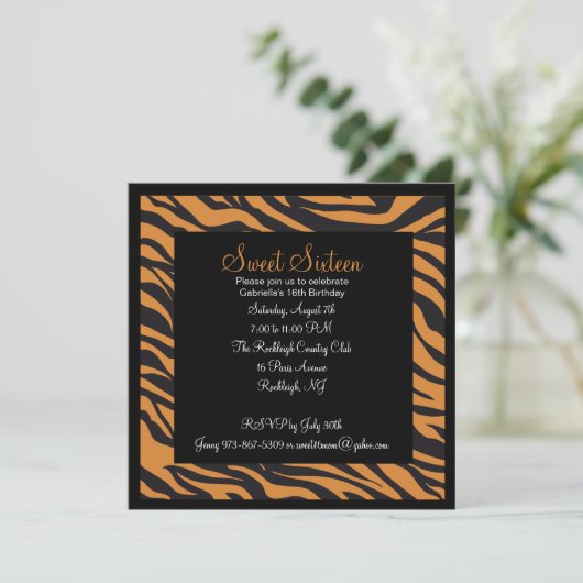 Tijgerafdrukmeisjes zestiende verjaardag uitnodige kaart (Staand voorkant)
