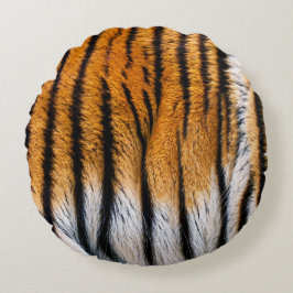 Tijgerhuid rond kussen