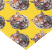 Tijgerkoppatroonontwerp Geel Tafelkleed (Gekanteld)