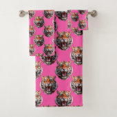 Tijgerkoppatroonontwerp Roze Bad Handdoek (Insitu)